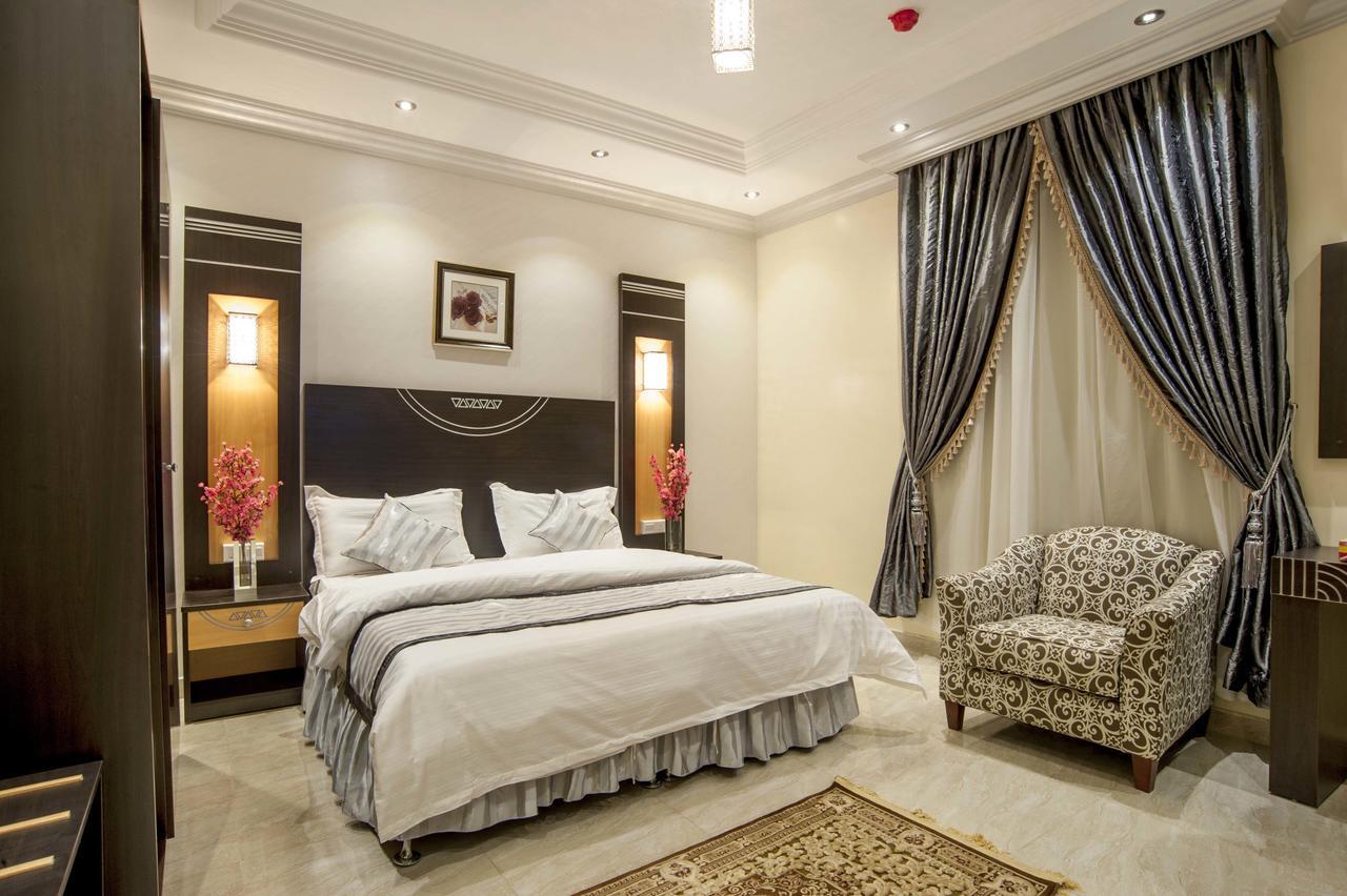 Al Ezzah Palace Hotel Suites Jeddah Bagian luar foto