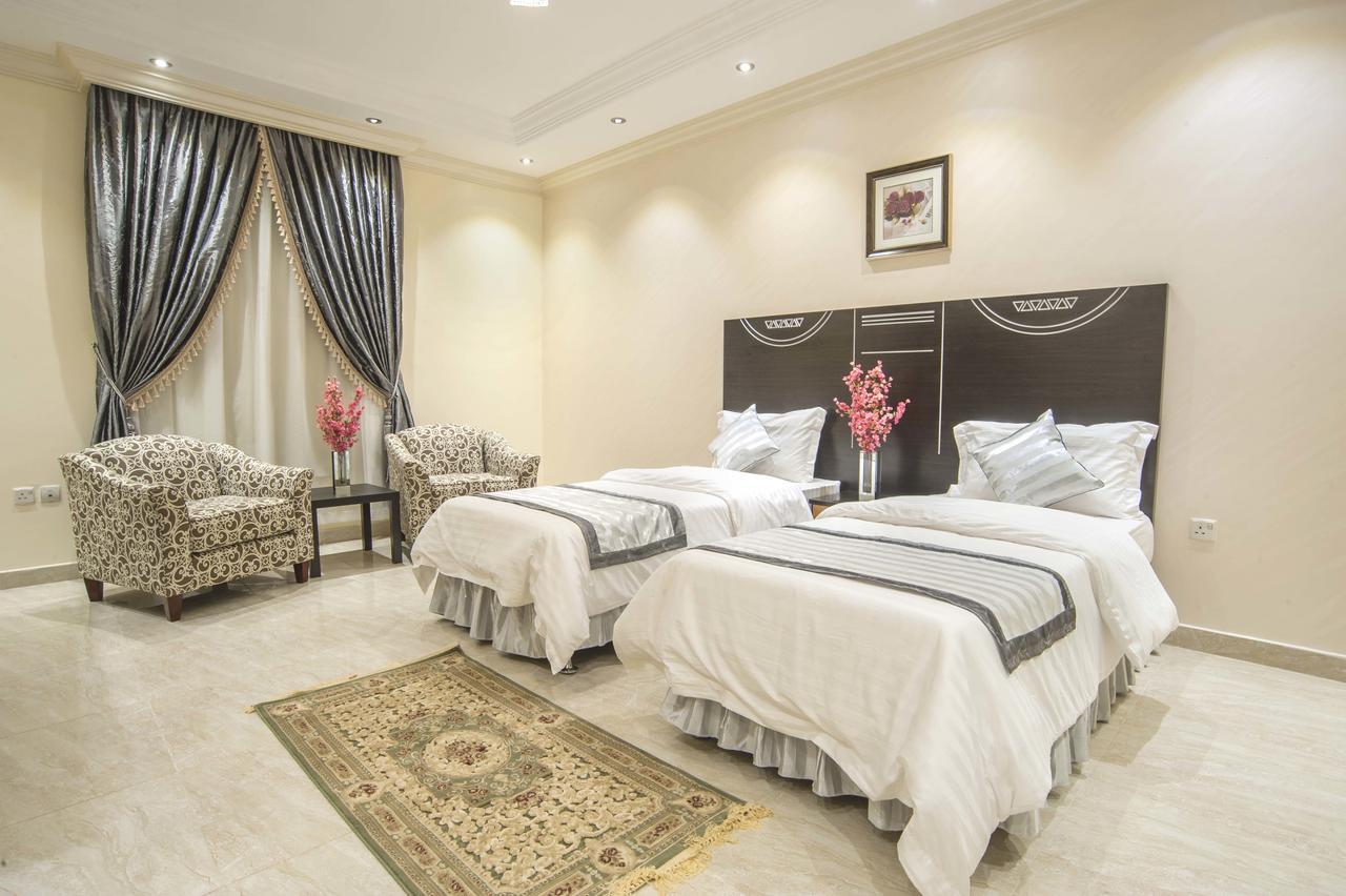 Al Ezzah Palace Hotel Suites Jeddah Bagian luar foto