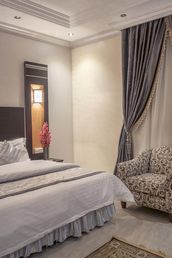 Al Ezzah Palace Hotel Suites Jeddah Bagian luar foto
