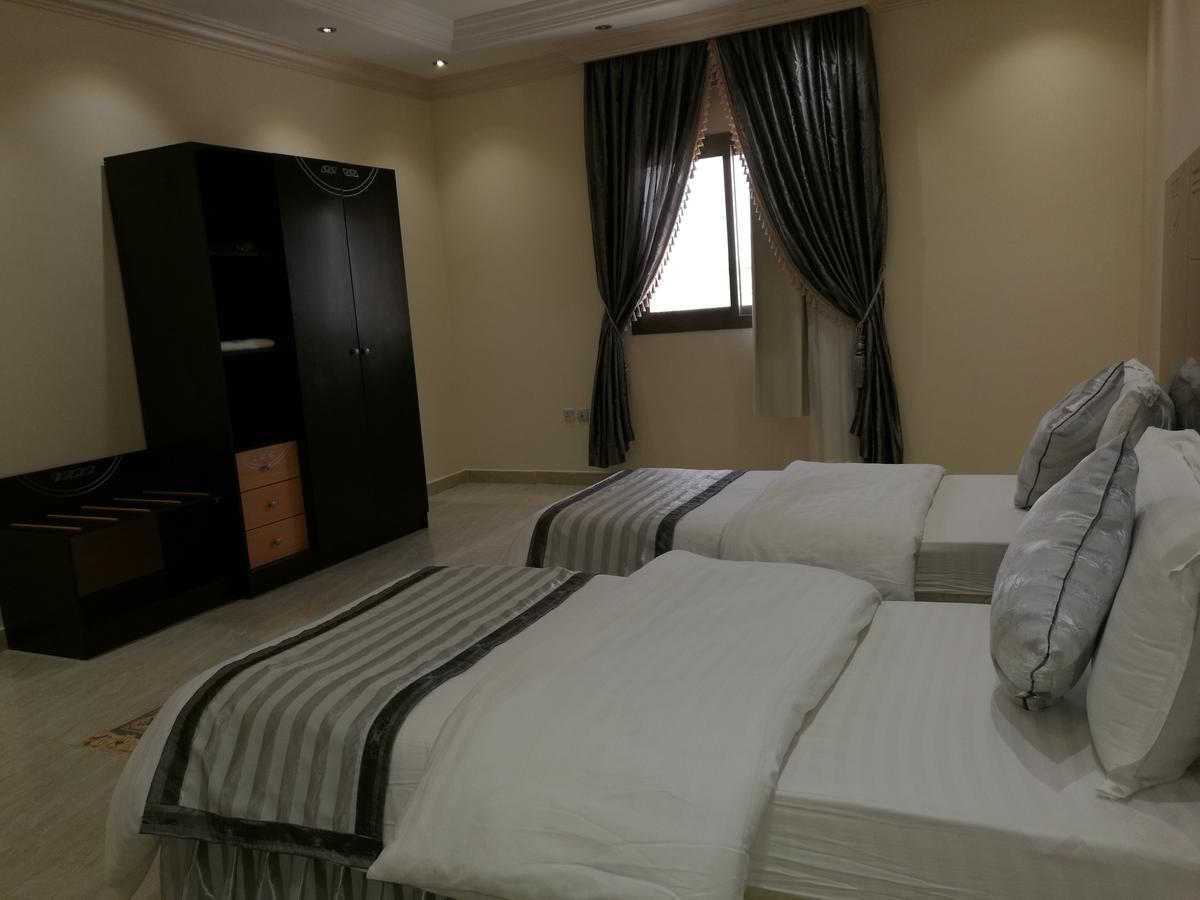 Al Ezzah Palace Hotel Suites Jeddah Bagian luar foto