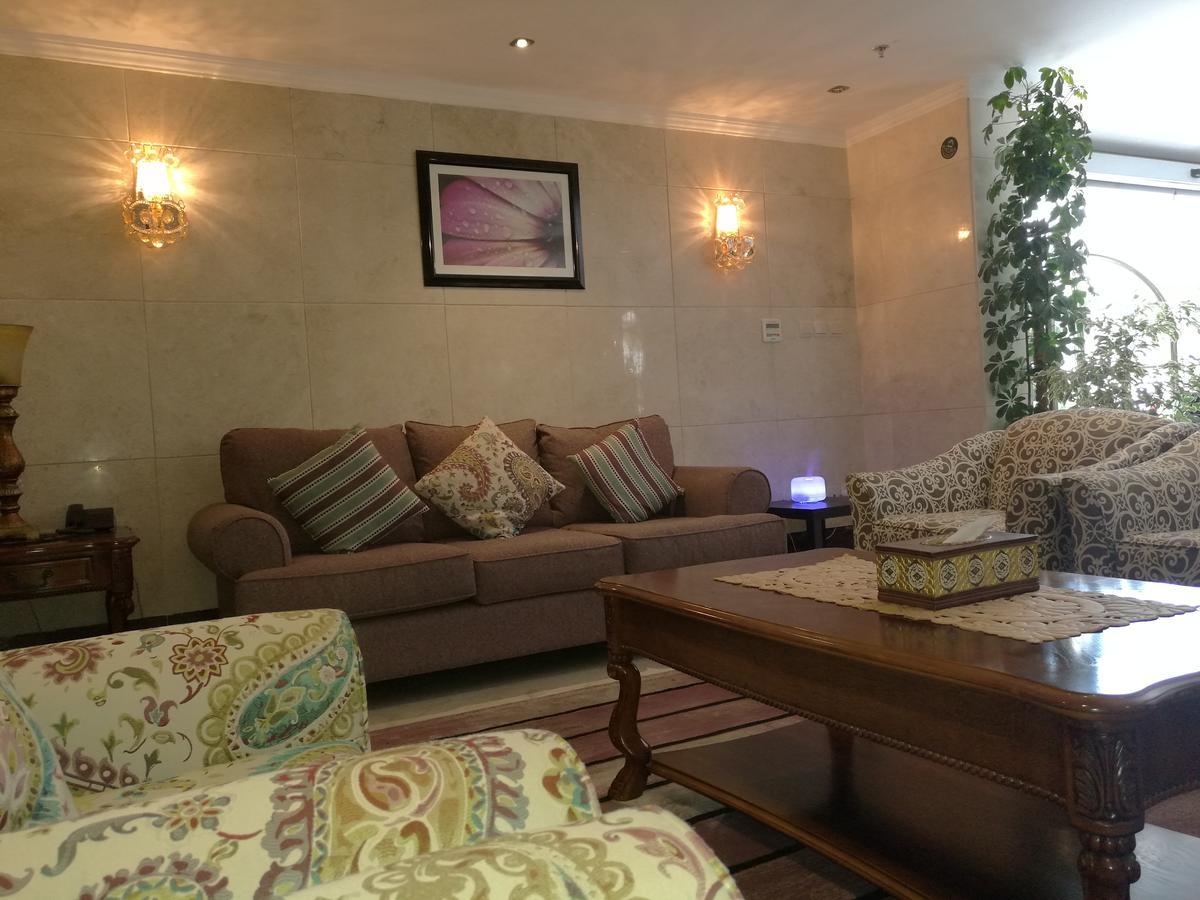 Al Ezzah Palace Hotel Suites Jeddah Bagian luar foto