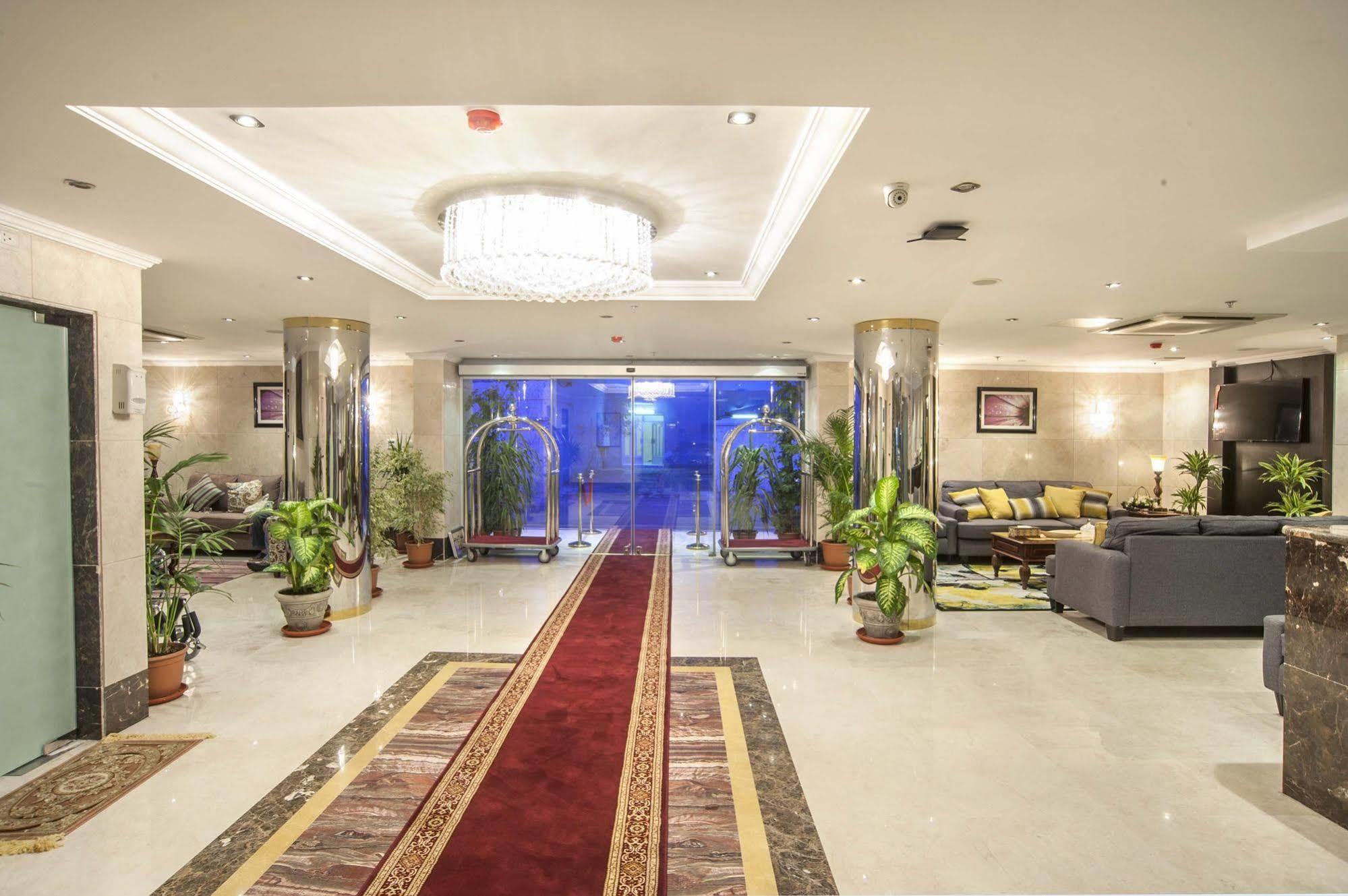 Al Ezzah Palace Hotel Suites Jeddah Bagian luar foto